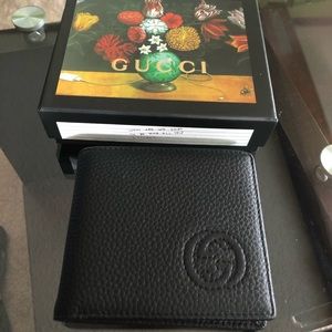 Gucci men Wallet past season never used